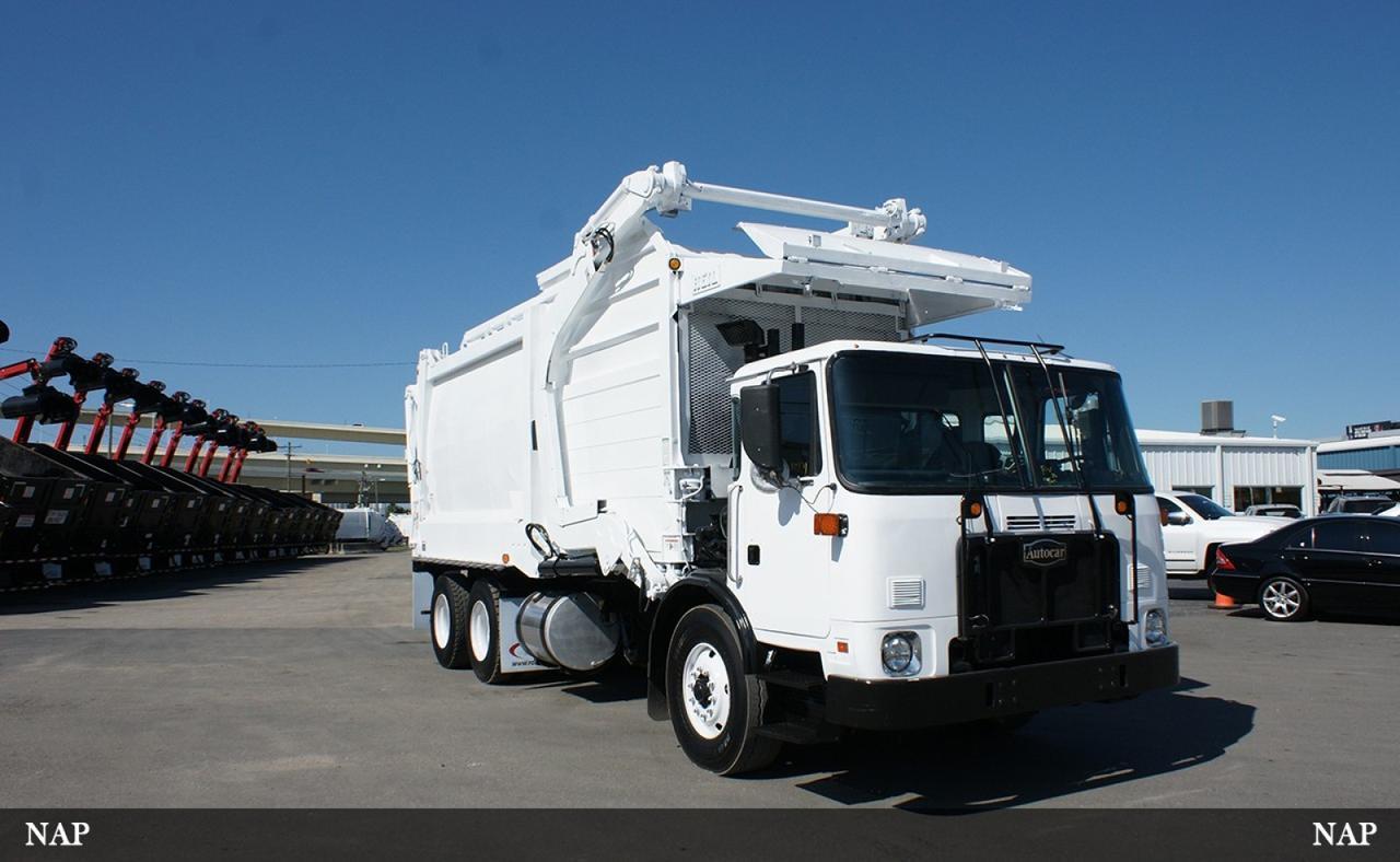 2020 Autocar ACX64 40 Yard Heil Front Loader Garbage Truck