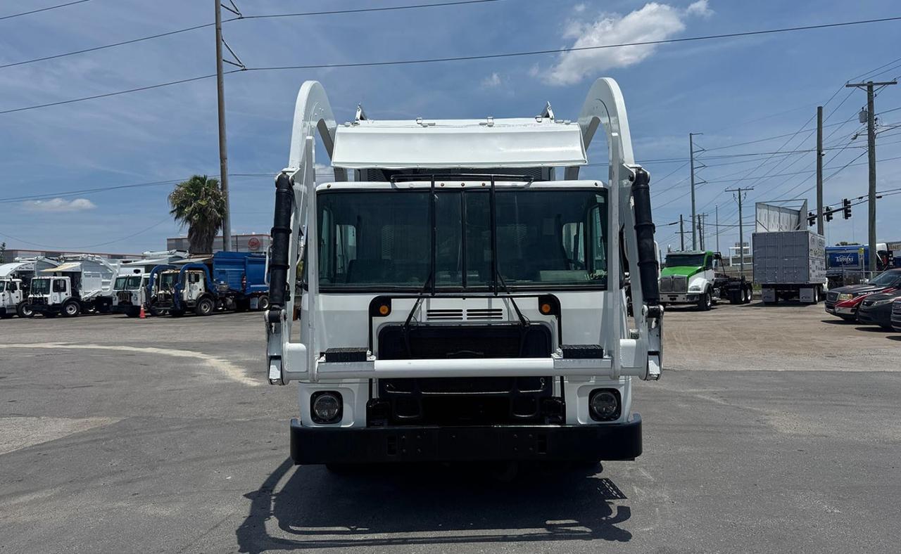 2020 Autocar ACX64 40 Yard Heil Front Loader Garbage Truck