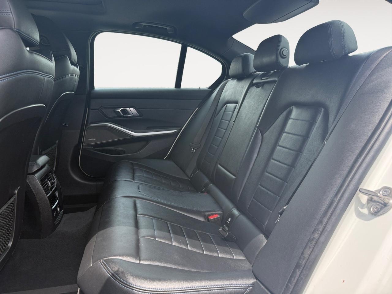 2020 BMW 3 Series 330i xDrive, HEATED SEATS, SUNROOF, HEATED STEERING WHEEL, APPLE CARPLAY/ANDROID AUTO, HARMAN/KARDON SPEAKERS, POWER FOLDING MIRRORS, BACKUP CAMERA, ALL WEATHER FLOOR MATS, CLEAN CARFAX, SUPER CLEAN! Norfolk VA