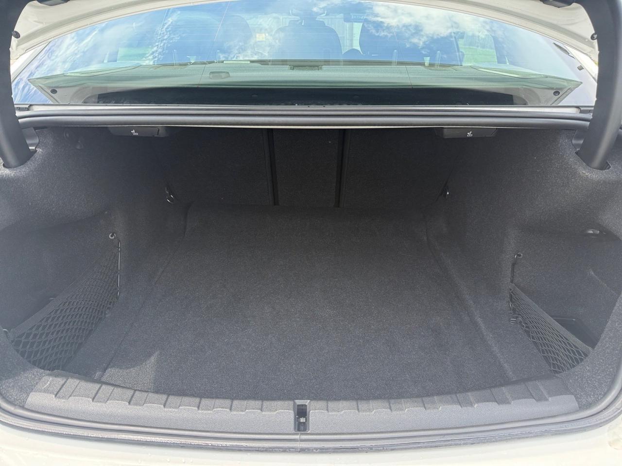 2020 BMW 3 Series 330i xDrive, HEATED SEATS, SUNROOF, HEATED STEERING WHEEL, APPLE CARPLAY/ANDROID AUTO, HARMAN/KARDON SPEAKERS, POWER FOLDING MIRRORS, BACKUP CAMERA, ALL WEATHER FLOOR MATS, CLEAN CARFAX, SUPER CLEAN! Norfolk VA