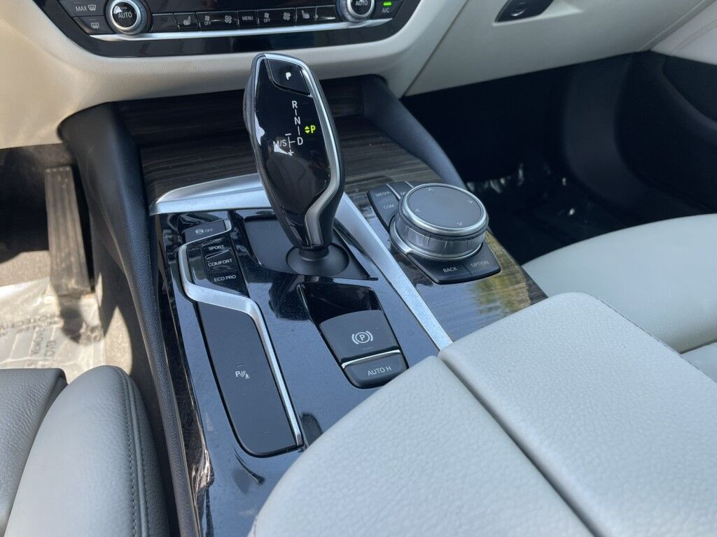 2020 BMW 5 Series 530i xDRIVE~DRIVER ASSIST PACKAGE~ONLINE FINANCE AND SHIPPING AVAILABLE!!! Sarasota FL