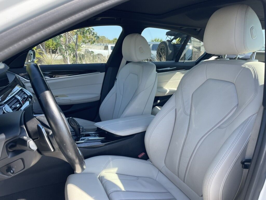 2020 BMW 5 Series 530i xDRIVE~DRIVER ASSIST PACKAGE~ONLINE FINANCE AND SHIPPING AVAILABLE!!! Sarasota FL