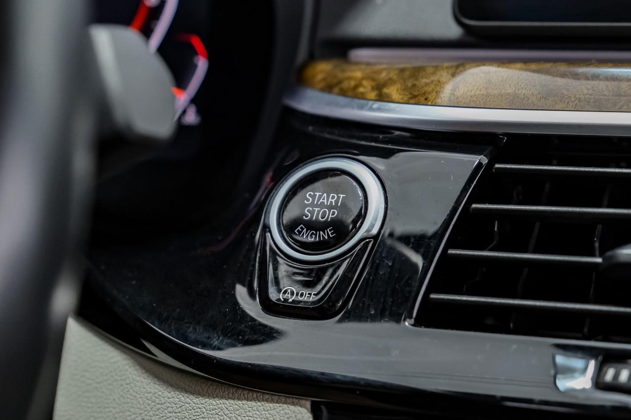 2020 BMW 530i xDrive AWD HEADUP DISPLAY BLIND SPOT ASSIST NAVIGATION SUNROOF LEATHER HEATED SEATS Carrollton TX