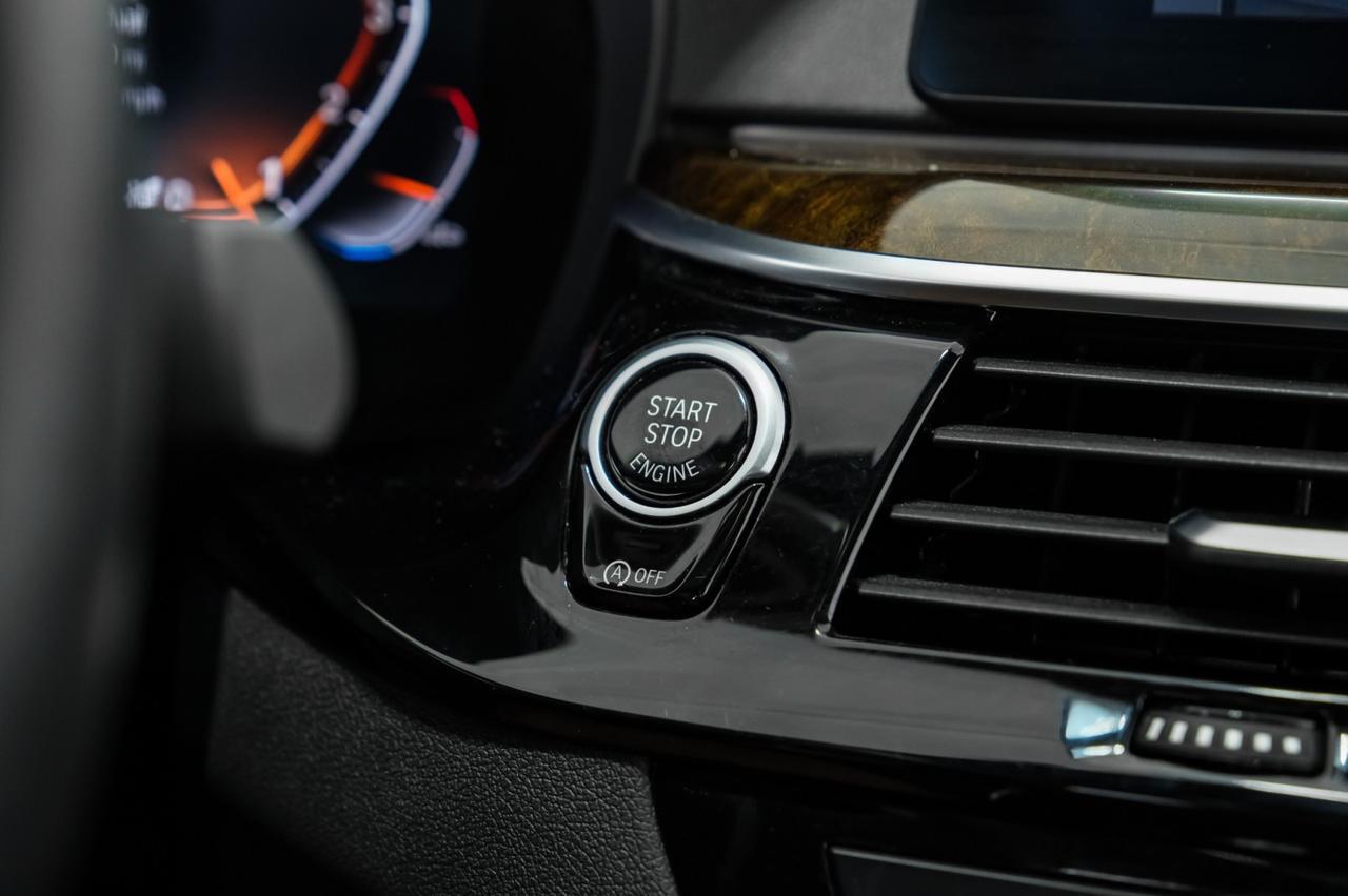 2020 BMW 540i xDrive AWD DRIVING ASSIST PLUS PKG BLIND SPOT ASSIST NAVIGATION SUNROOF Carrollton TX