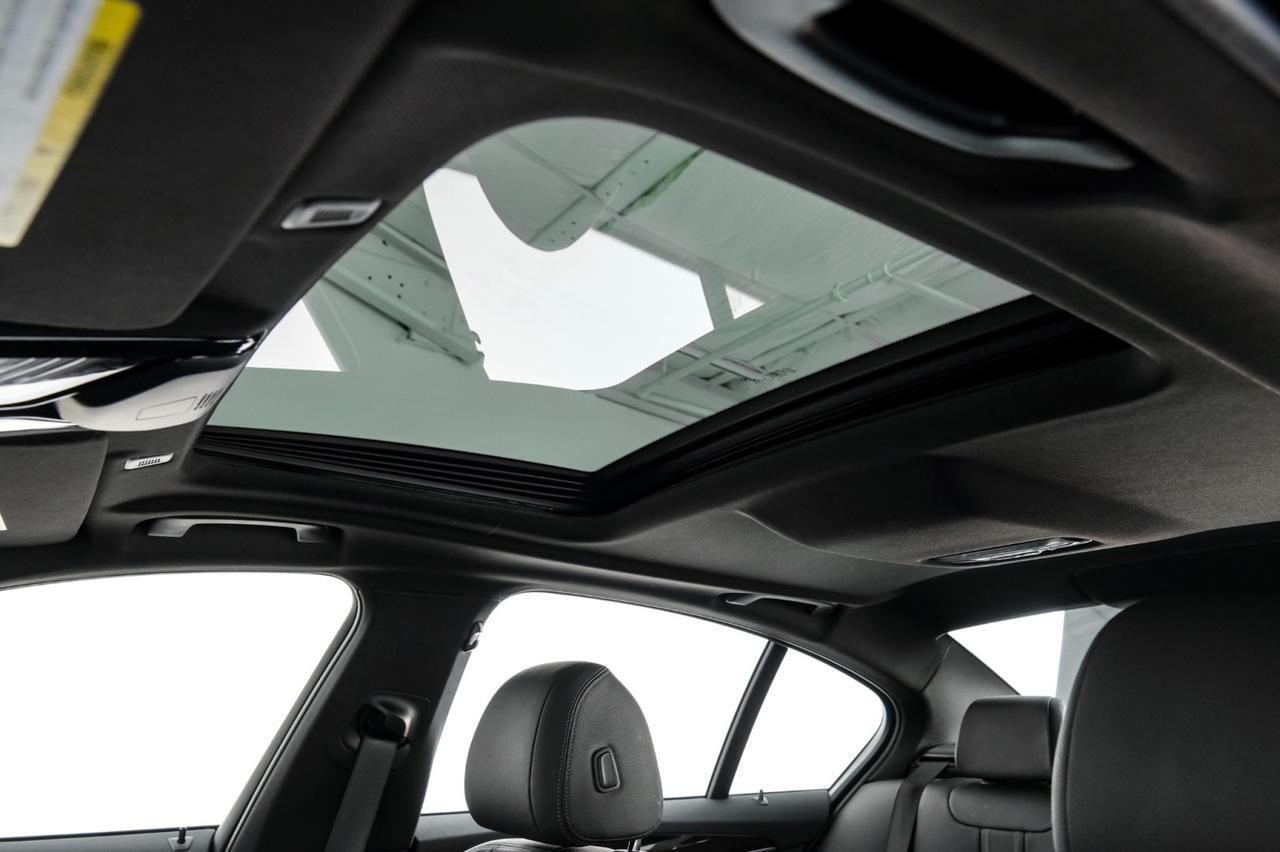 2020 BMW 540i xDrive AWD DRIVING ASSIST PLUS PKG BLIND SPOT ASSIST NAVIGATION SUNROOF Carrollton TX