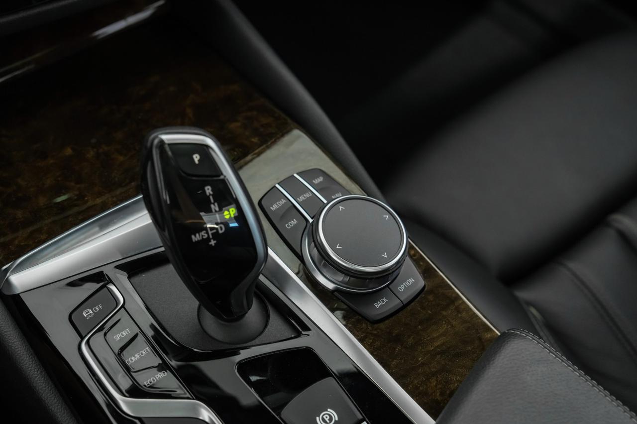 2020 BMW 540i xDrive AWD DRIVING ASSIST PLUS PKG BLIND SPOT ASSIST NAVIGATION SUNROOF Carrollton TX