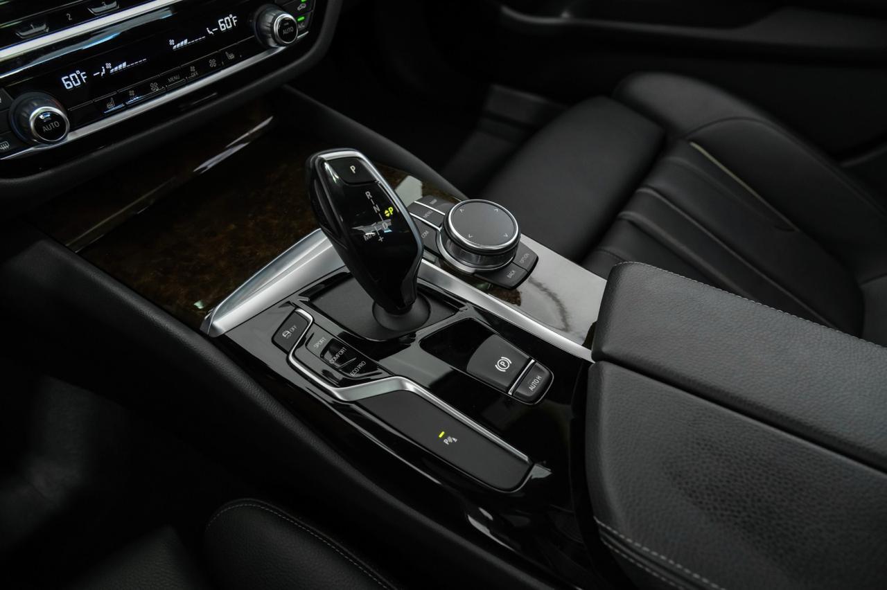 2020 BMW 540i xDrive AWD DRIVING ASSIST PLUS PKG BLIND SPOT ASSIST NAVIGATION SUNROOF Carrollton TX