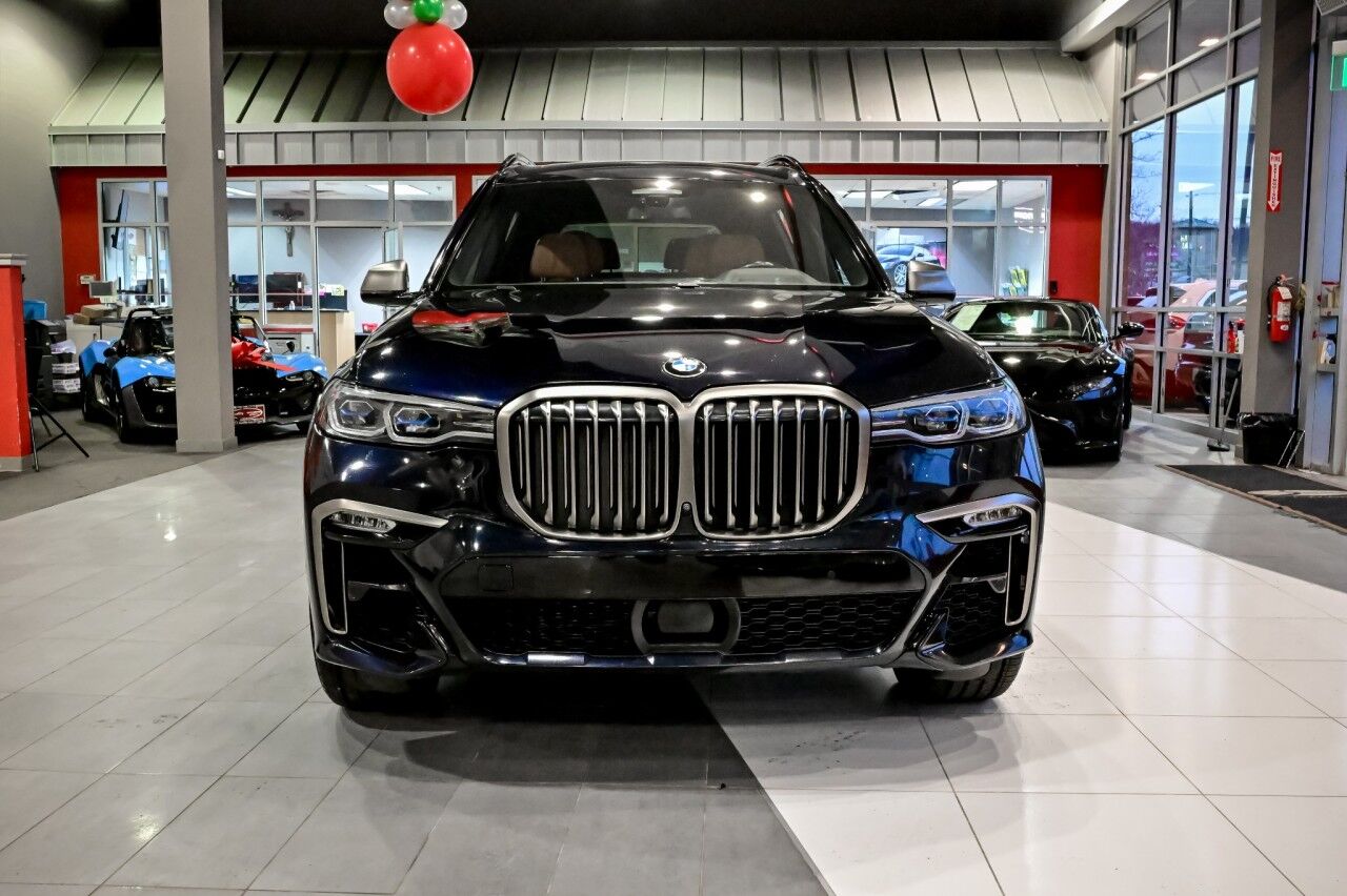 2020 BMW X7 M50i, 21'' Wheels, Dynamic Handling Pkg AND MUCH MORE