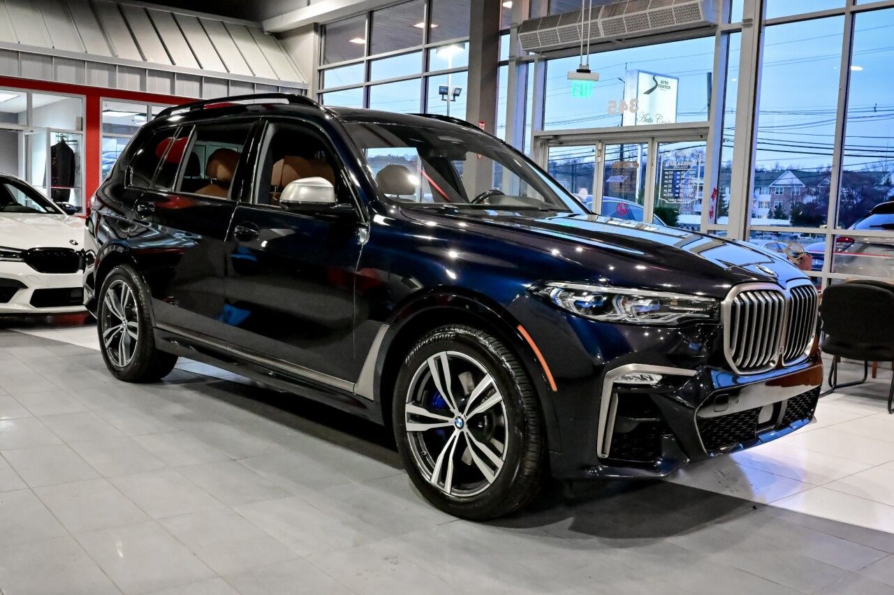 2020 BMW X7 M50i, 21'' Wheels, Dynamic Handling Pkg AND MUCH MORE