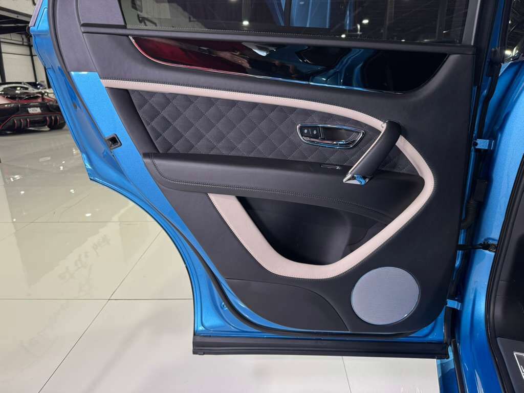 2020 Bentley Bentayga Speed Kingfisher paint, Blackline Specification, leather/alcantara interior AND MUCH MORE!! Fort Lauderdale FL