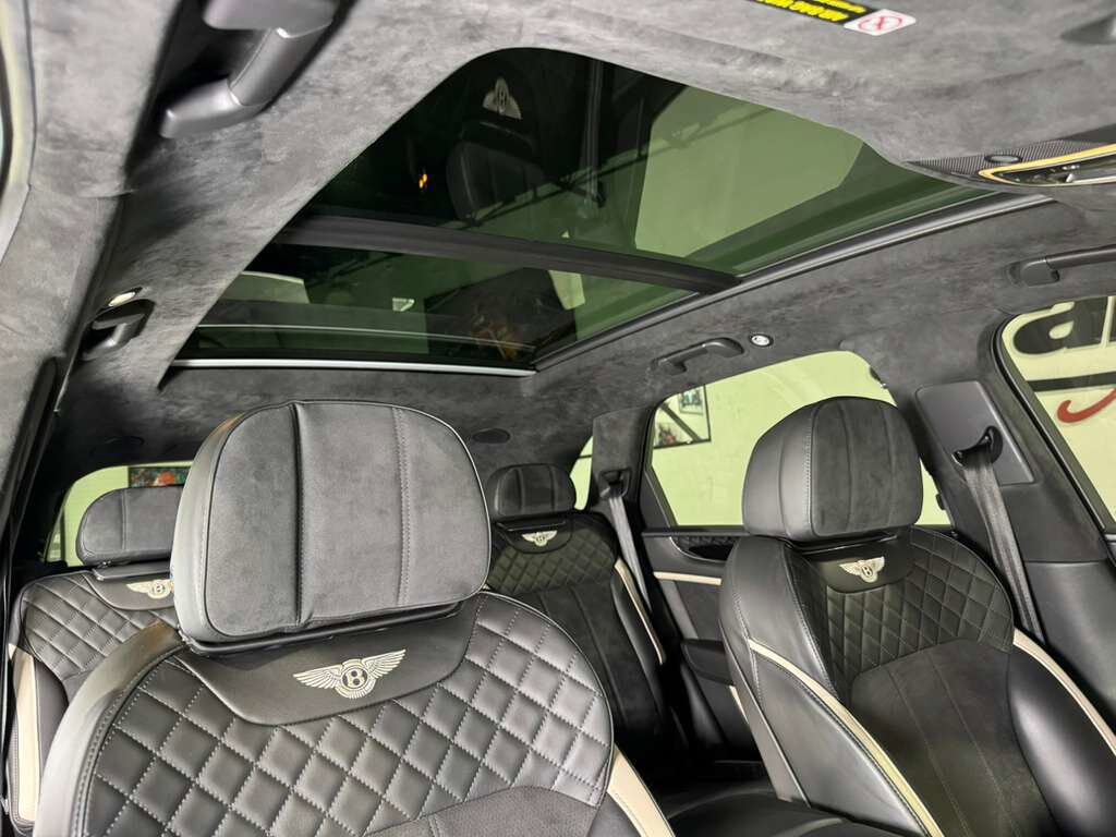 2020 Bentley Bentayga Speed Kingfisher paint, Blackline Specification, leather/alcantara interior AND MUCH MORE!! Fort Lauderdale FL