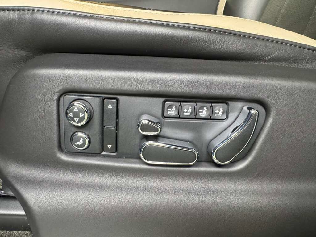 2020 Bentley Bentayga Speed Kingfisher paint, Blackline Specification, leather/alcantara interior AND MUCH MORE!! Fort Lauderdale FL