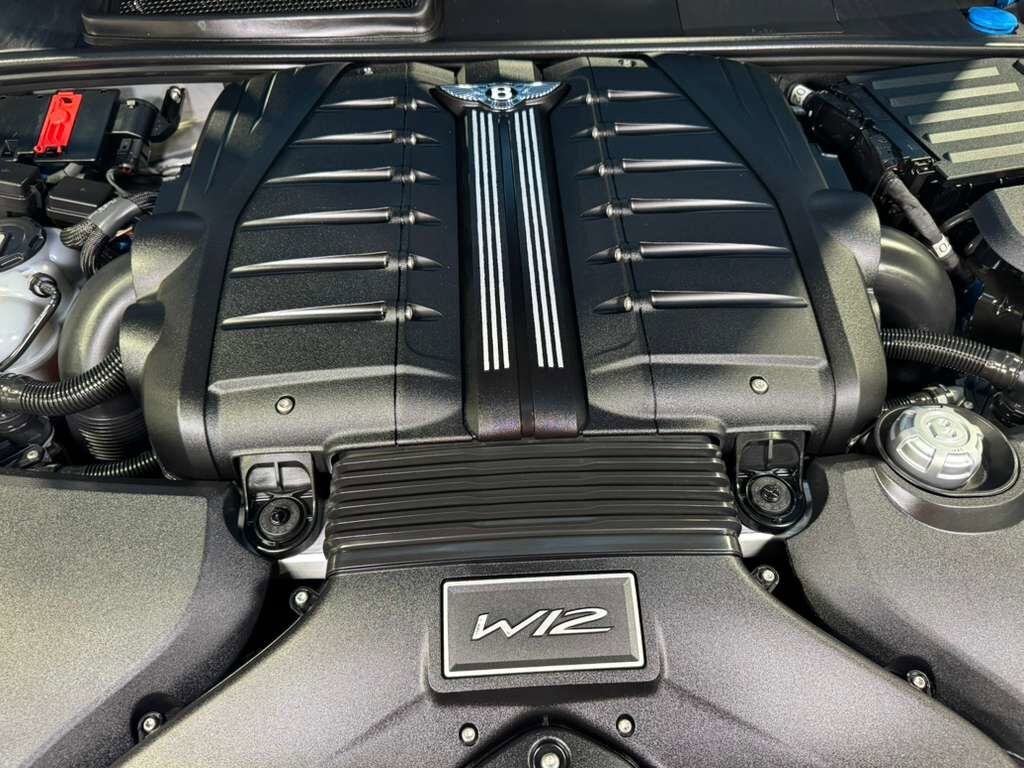 2020 Bentley Bentayga Speed Kingfisher paint, Blackline Specification, leather/alcantara interior AND MUCH MORE!! Fort Lauderdale FL