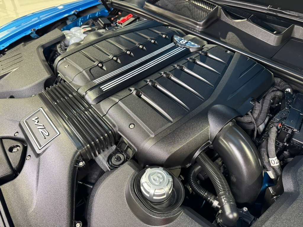 2020 Bentley Bentayga Speed Kingfisher paint, Blackline Specification, leather/alcantara interior AND MUCH MORE!! Fort Lauderdale FL