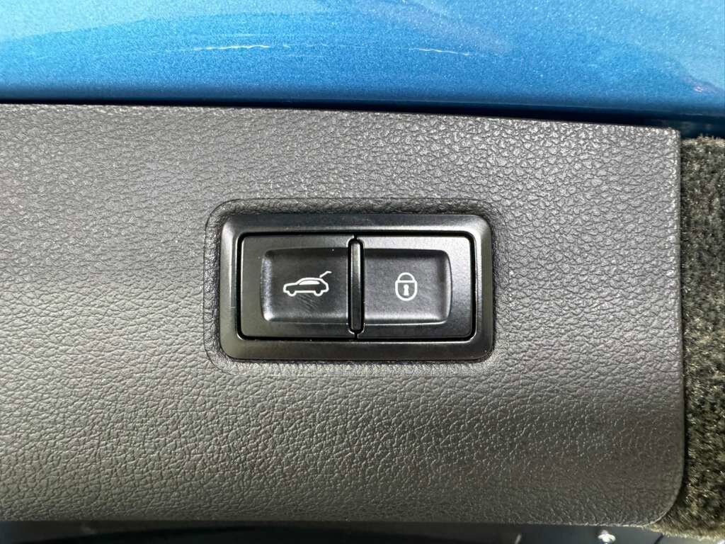 2020 Bentley Bentayga Speed Kingfisher paint, Blackline Specification, leather/alcantara interior AND MUCH MORE!! Fort Lauderdale FL