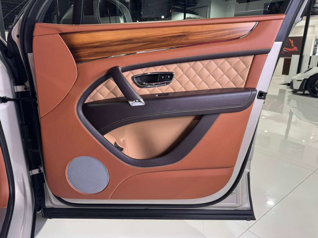 2020 Bentley Bentayga V8 Stetson Special Edition, White Sand paint, Blackline Specification AND MUCH MORE!! Fort Lauderdale FL
