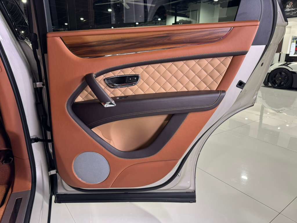 2020 Bentley Bentayga V8 Stetson Special Edition, White Sand paint, Blackline Specification AND MUCH MORE!! Fort Lauderdale FL