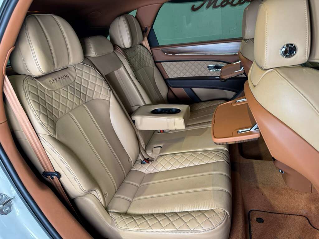 2020 Bentley Bentayga V8 Stetson Special Edition, White Sand paint, Blackline Specification AND MUCH MORE!! Fort Lauderdale FL