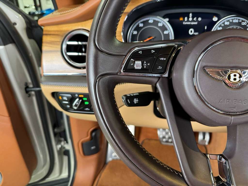 2020 Bentley Bentayga V8 Stetson Special Edition, White Sand paint, Blackline Specification AND MUCH MORE!! Fort Lauderdale FL