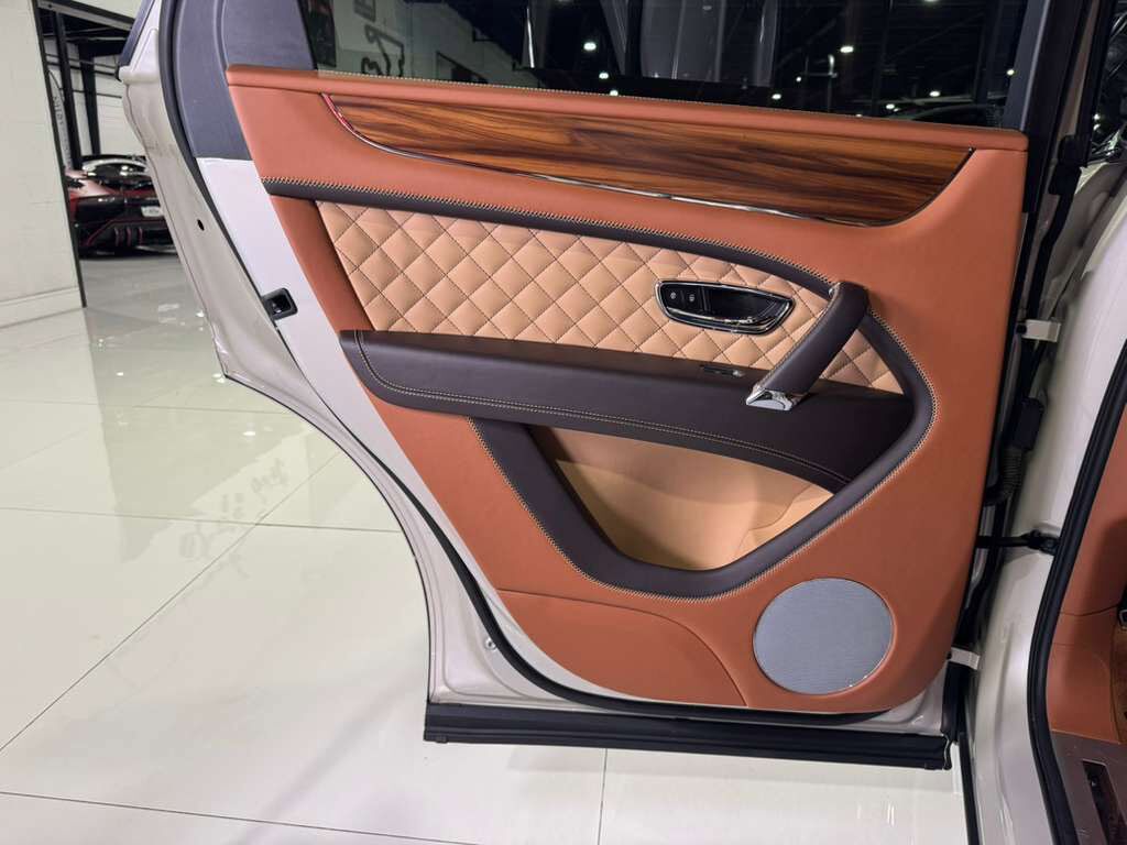 2020 Bentley Bentayga V8 Stetson Special Edition, White Sand paint, Blackline Specification AND MUCH MORE!! Fort Lauderdale FL