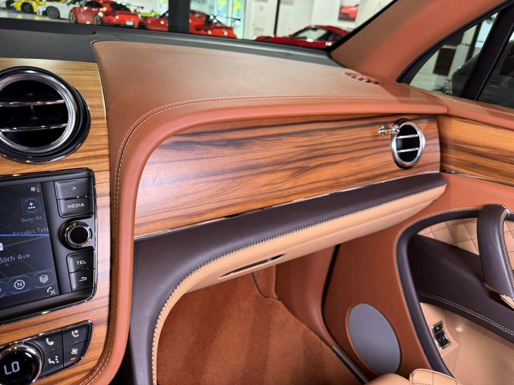 2020 Bentley Bentayga V8 Stetson Special Edition, White Sand paint, Blackline Specification AND MUCH MORE!! Fort Lauderdale FL