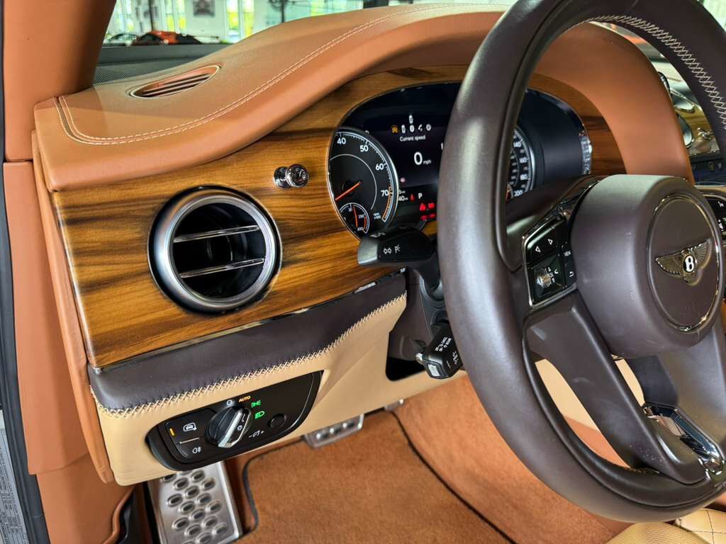 2020 Bentley Bentayga V8 Stetson Special Edition, White Sand paint, Blackline Specification AND MUCH MORE!! Fort Lauderdale FL