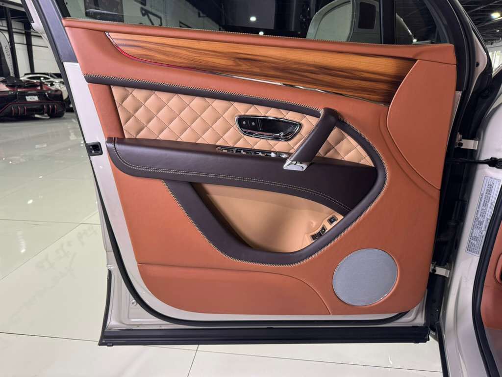 2020 Bentley Bentayga V8 Stetson Special Edition, White Sand paint, Blackline Specification AND MUCH MORE!! Fort Lauderdale FL