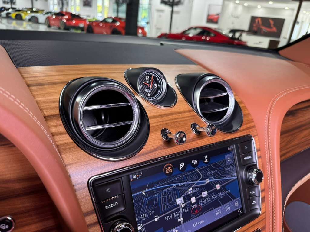 2020 Bentley Bentayga V8 Stetson Special Edition, White Sand paint, Blackline Specification AND MUCH MORE!! Fort Lauderdale FL