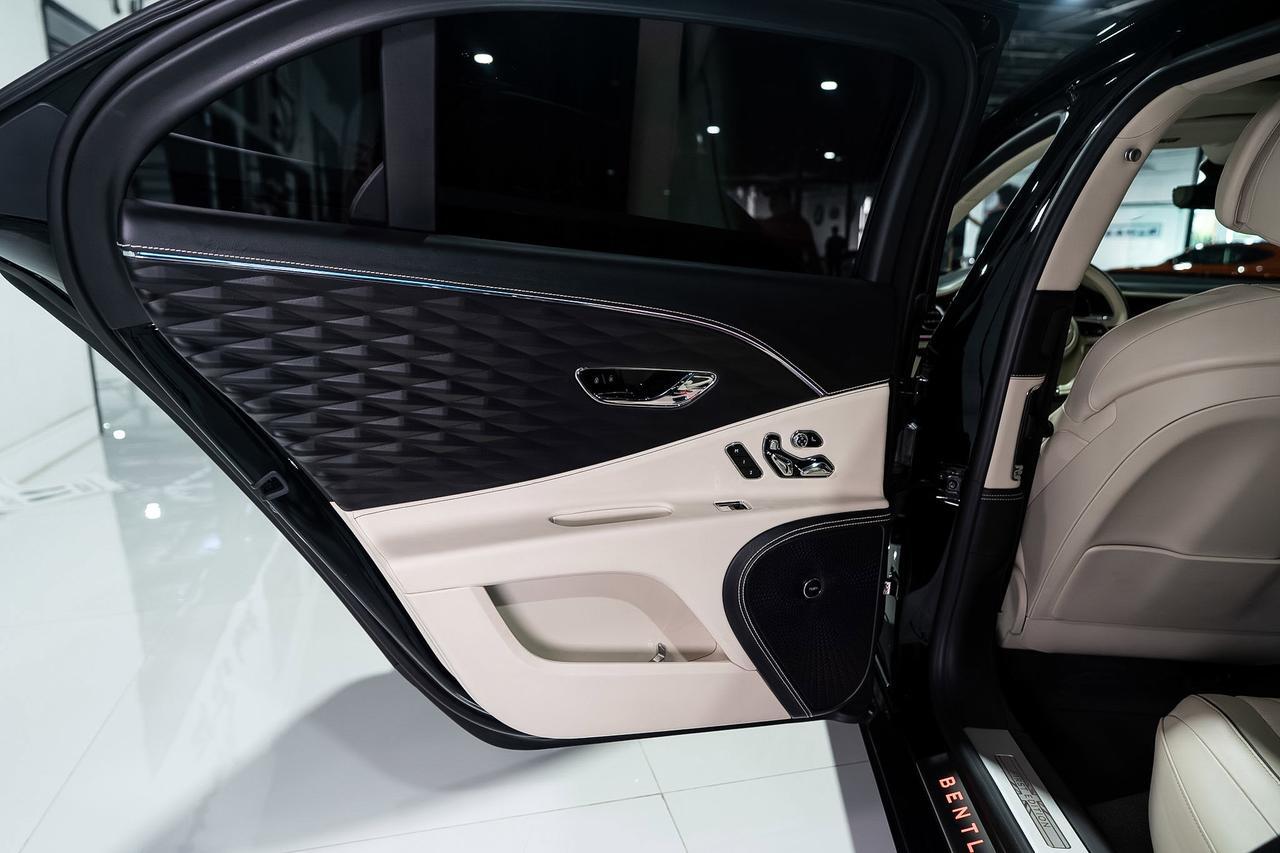 2020 Bentley Flying Spur W12 First Edition, Blackline Specification, Naim audio system, rotating display & MUCH MUCH MORE!! Fort Lauderdale FL