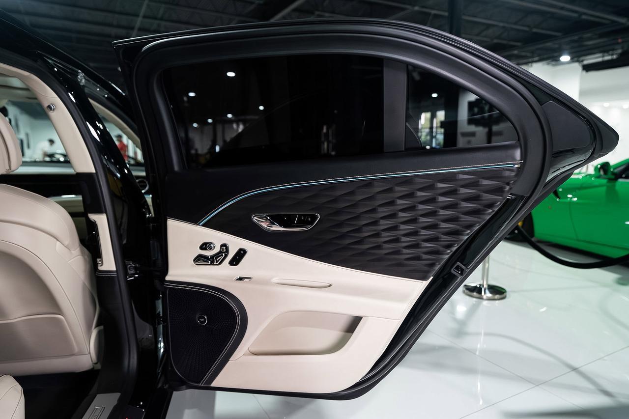 2020 Bentley Flying Spur W12 First Edition, Blackline Specification, Naim audio system, rotating display & MUCH MUCH MORE!! Fort Lauderdale FL