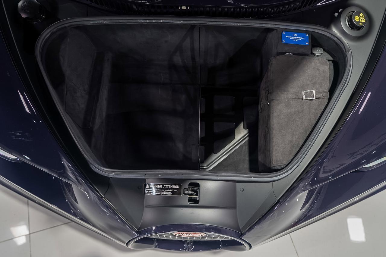 2020 Bugatti Chiron Lorelin paint/exposed grey carbon,Beluga interior,Caractere wheels in Lorelin,Sky View roof & MORE!! Fort Lauderdale FL