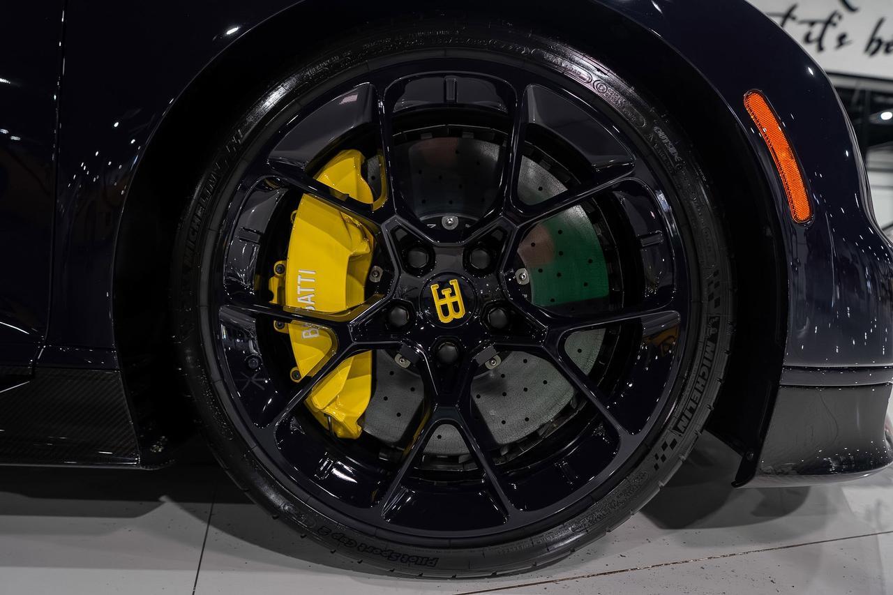 2020 Bugatti Chiron Lorelin paint/exposed grey carbon,Beluga interior,Caractere wheels in Lorelin,Sky View roof & MORE!! Fort Lauderdale FL