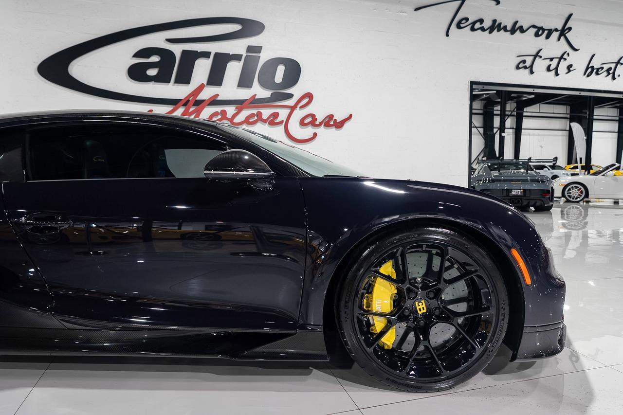 2020 Bugatti Chiron Lorelin paint/exposed grey carbon,Beluga interior,Caractere wheels in Lorelin,Sky View roof & MORE!! Fort Lauderdale FL