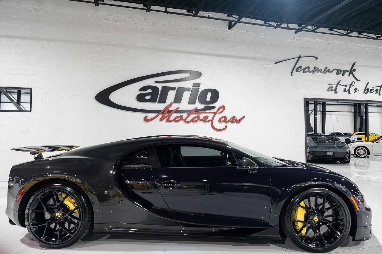 2020 Bugatti Chiron Lorelin paint/exposed grey carbon,Beluga interior,Caractere wheels in Lorelin,Sky View roof & MORE!! Fort Lauderdale FL