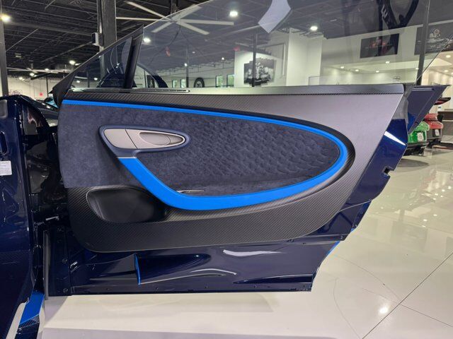 2020 Bugatti Divo 1/40 for the world, exposed tinted blue carbon, French Racing blue accents,two-tone interior & MORE! Fort Lauderdale FL