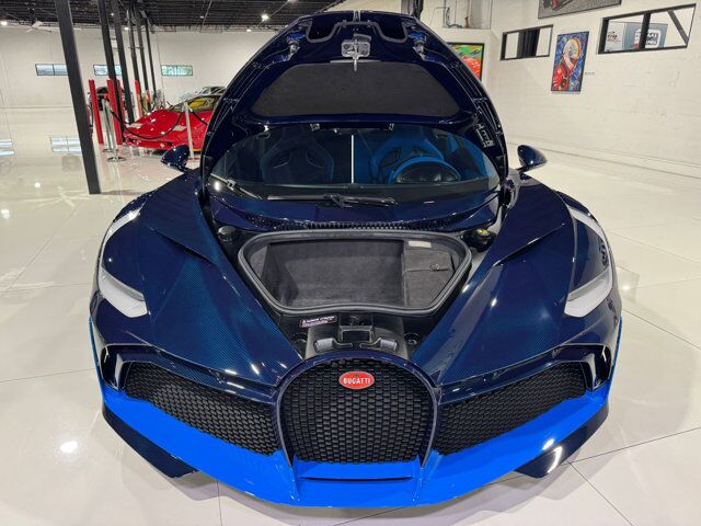 2020 Bugatti Divo 1/40 for the world, exposed tinted blue carbon, French Racing blue accents,two-tone interior & MORE! Fort Lauderdale FL