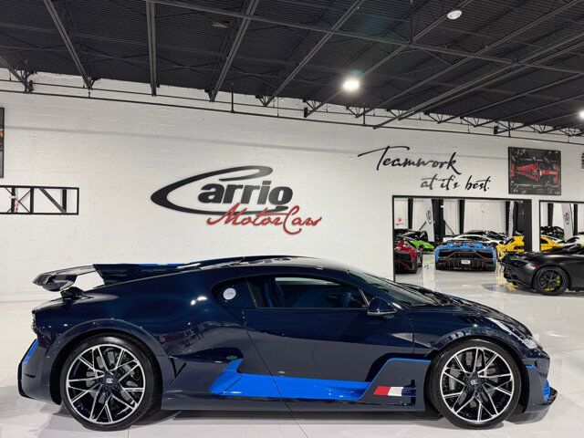 2020 Bugatti Divo 1/40 for the world, exposed tinted blue carbon, French Racing blue accents,two-tone interior & MORE! Fort Lauderdale FL