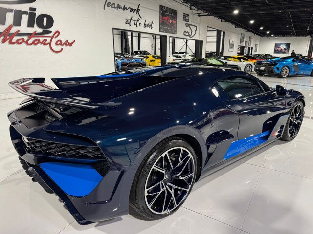 2020 Bugatti Divo 1/40 for the world, exposed tinted blue carbon, French Racing blue accents,two-tone interior & MORE! Fort Lauderdale FL
