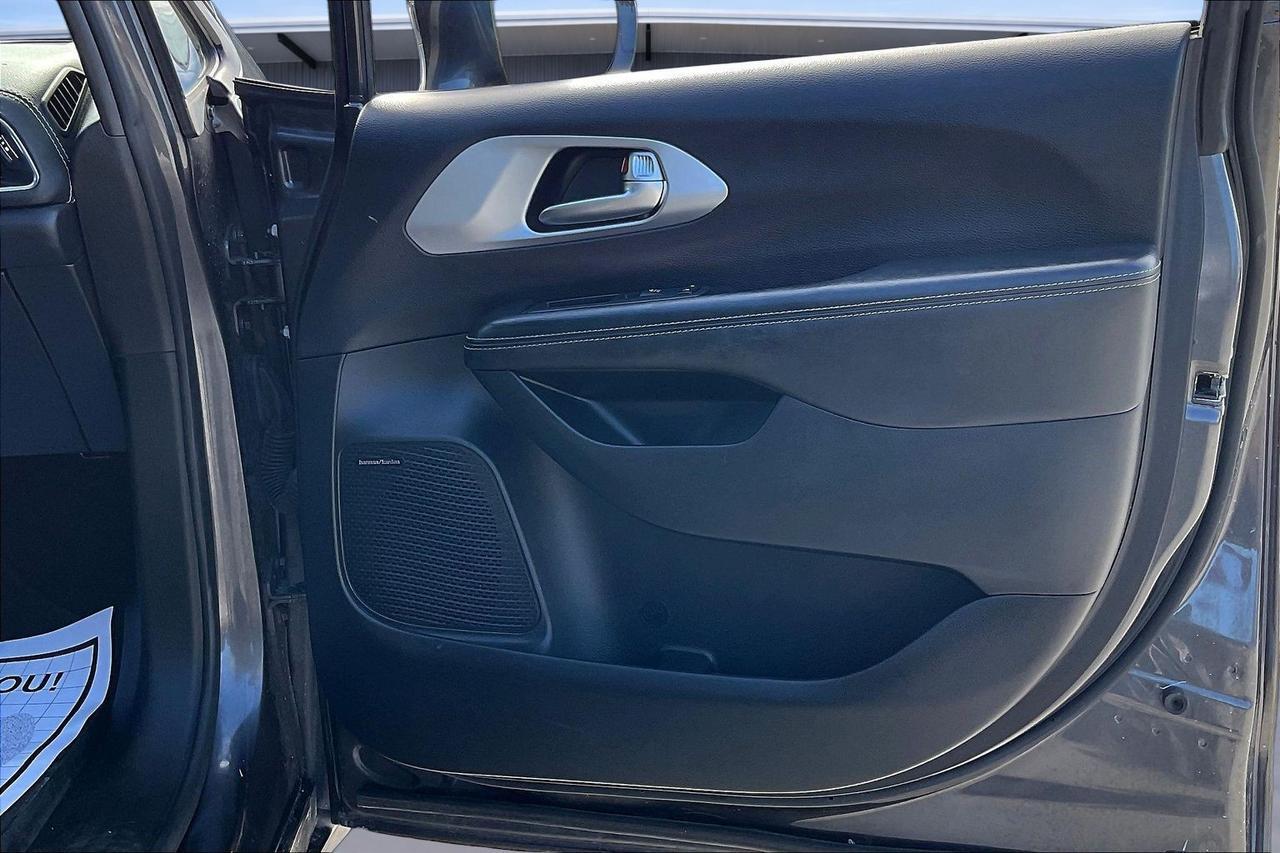 2020 CHRYSLER PACIFICA LIMITED Houston TX