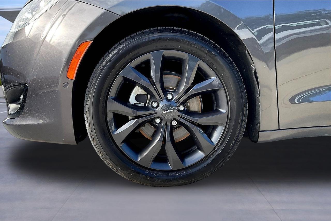 2020 CHRYSLER PACIFICA LIMITED Houston TX
