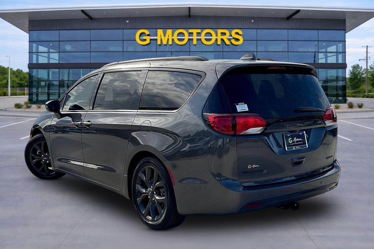 2020 CHRYSLER PACIFICA LIMITED Houston TX