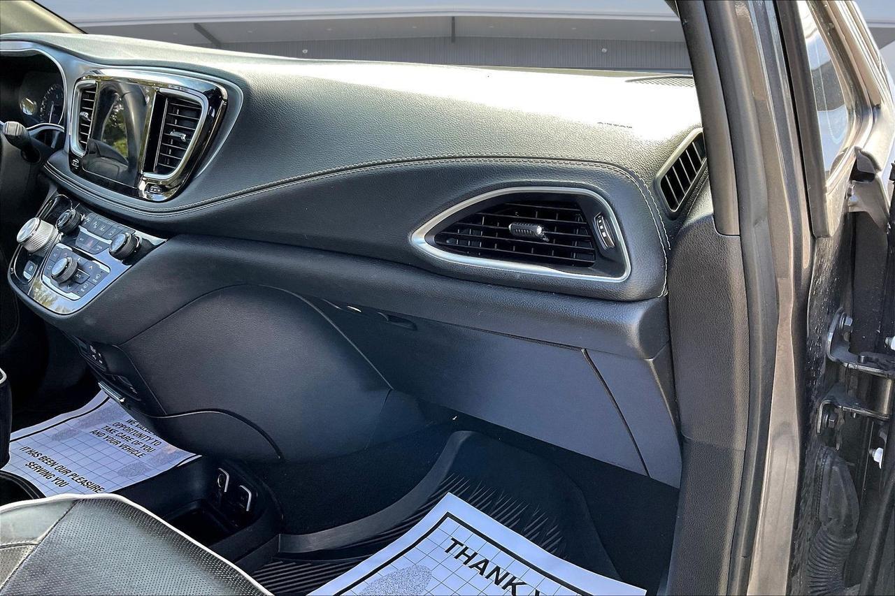 2020 CHRYSLER PACIFICA LIMITED Houston TX