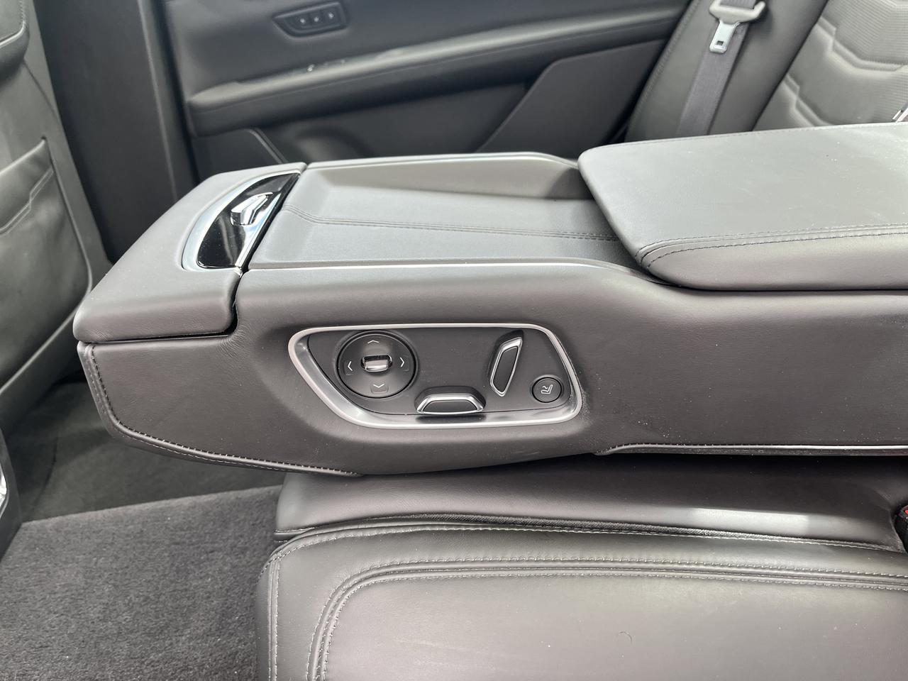 2020 Cadillac CT6 4.2L Twin Turbo Platinum AWD w/SuperCruise AdptvCrz Sunroof Nav RearSeatMedia HD-SurroundVision Saukville WI