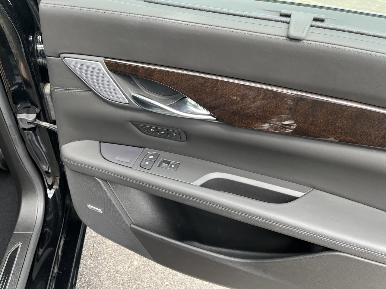 2020 Cadillac CT6 4.2L Twin Turbo Platinum AWD w/SuperCruise AdptvCrz Sunroof Nav RearSeatMedia HD-SurroundVision Saukville WI
