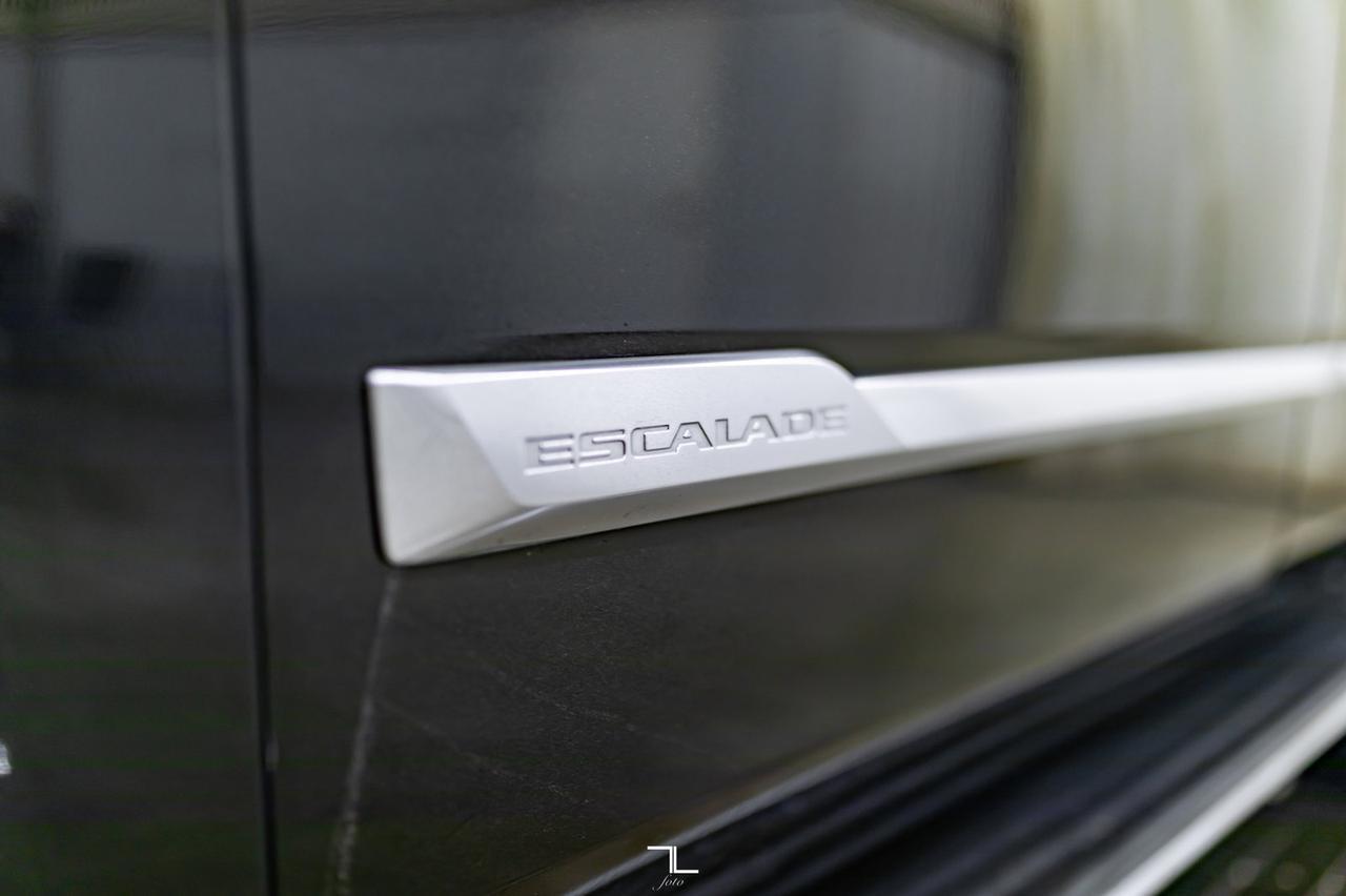 2020 Cadillac Escalade AWD Luxury Edition Leather Nav BCam Red Deer AB