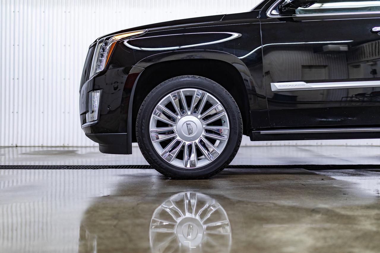 2020 Cadillac Escalade AWD Platinum Leather Roof Nav BCam Red Deer AB