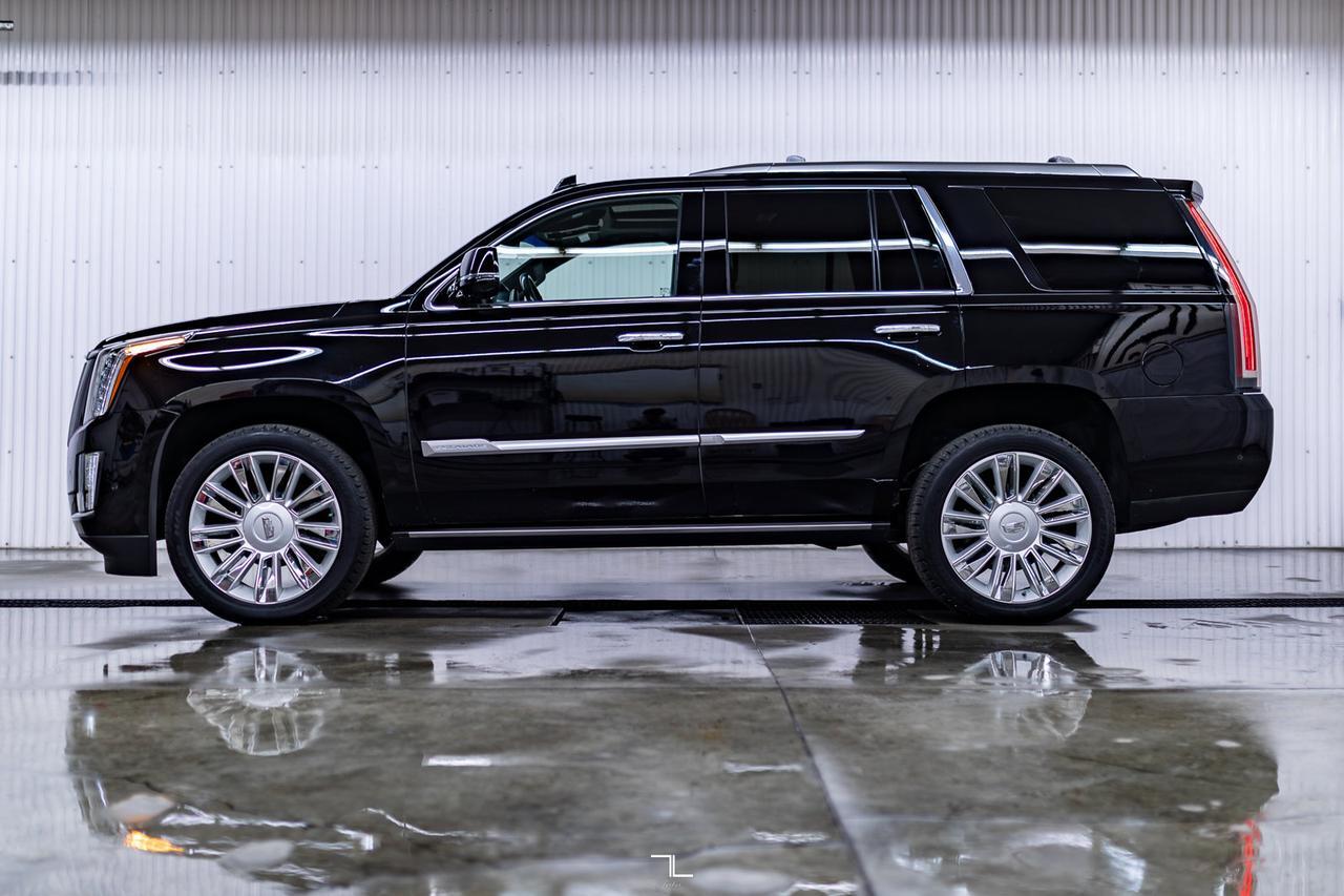 2020 Cadillac Escalade AWD Platinum Leather Roof Nav BCam Red Deer AB