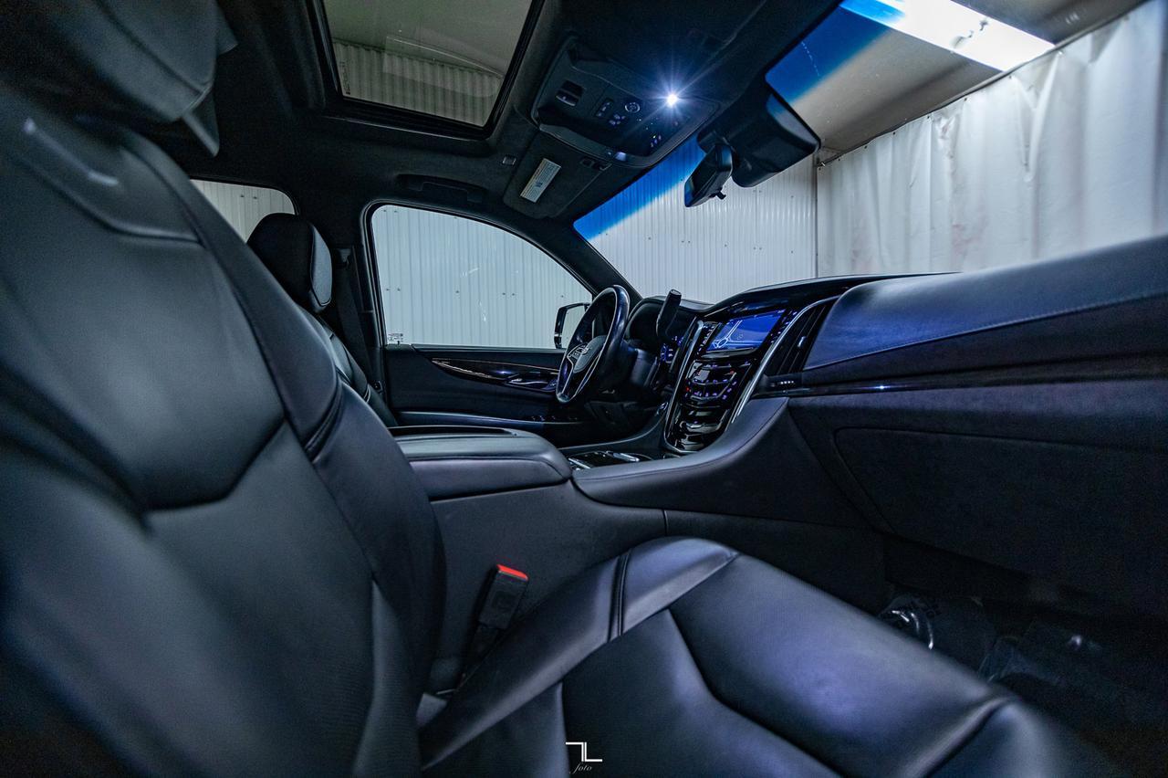 2020 Cadillac Escalade AWD Platinum Leather Roof Nav BCam Red Deer AB