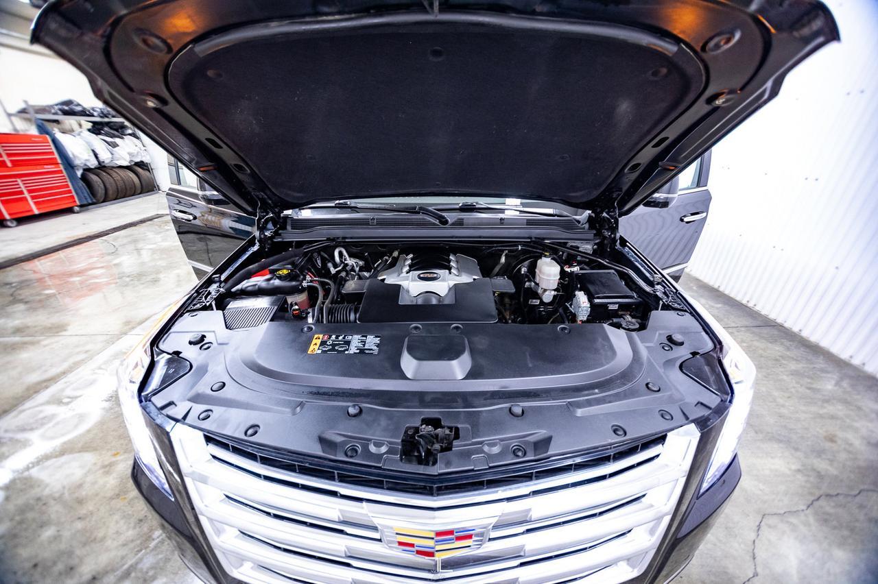 2020 Cadillac Escalade AWD Platinum Leather Roof Nav BCam Red Deer AB