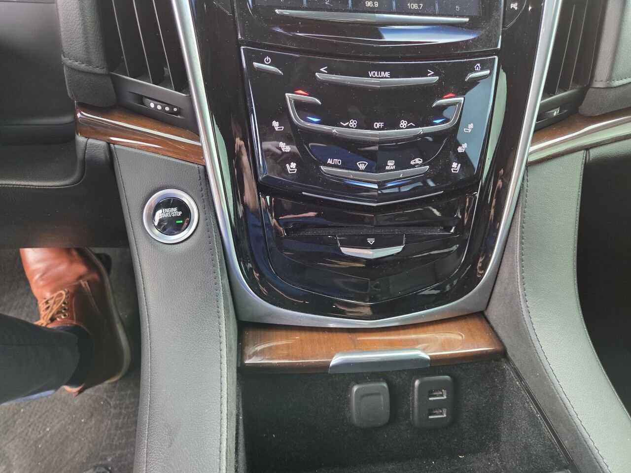 2020 Cadillac Escalade ESV Premium Luxury Charlton MA